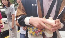 周杰伦黄牛爆料视频播放