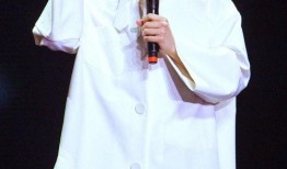 华晨宇老友爆料视频播放,揭秘明星背后的故事