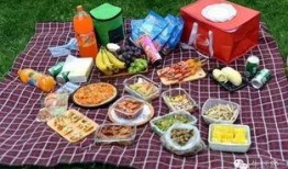 野餐兔网红吃瓜图片,萌态十足引网友热议