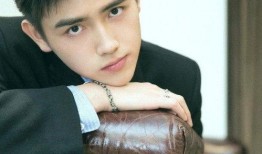 娱乐圈帅哥爆料是谁呀,揭秘神秘人物身份大揭秘