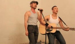 张小涵爆料男歌手视频在线观看,神秘男歌手视频首度公开，精彩瞬间等你揭晓