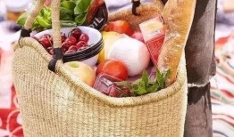 野餐兔网红吃瓜图片,萌态十足引网友热议